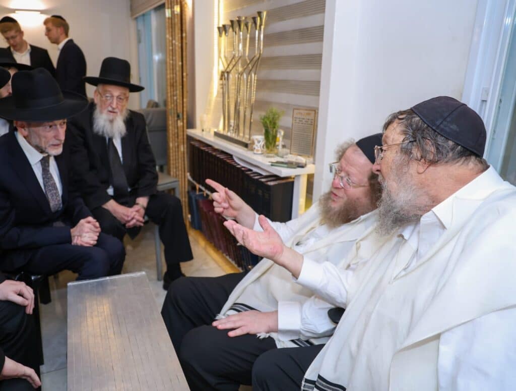 הגרש"ב סורוצקין ישב שבעה על אימו כולם עלו לנחם