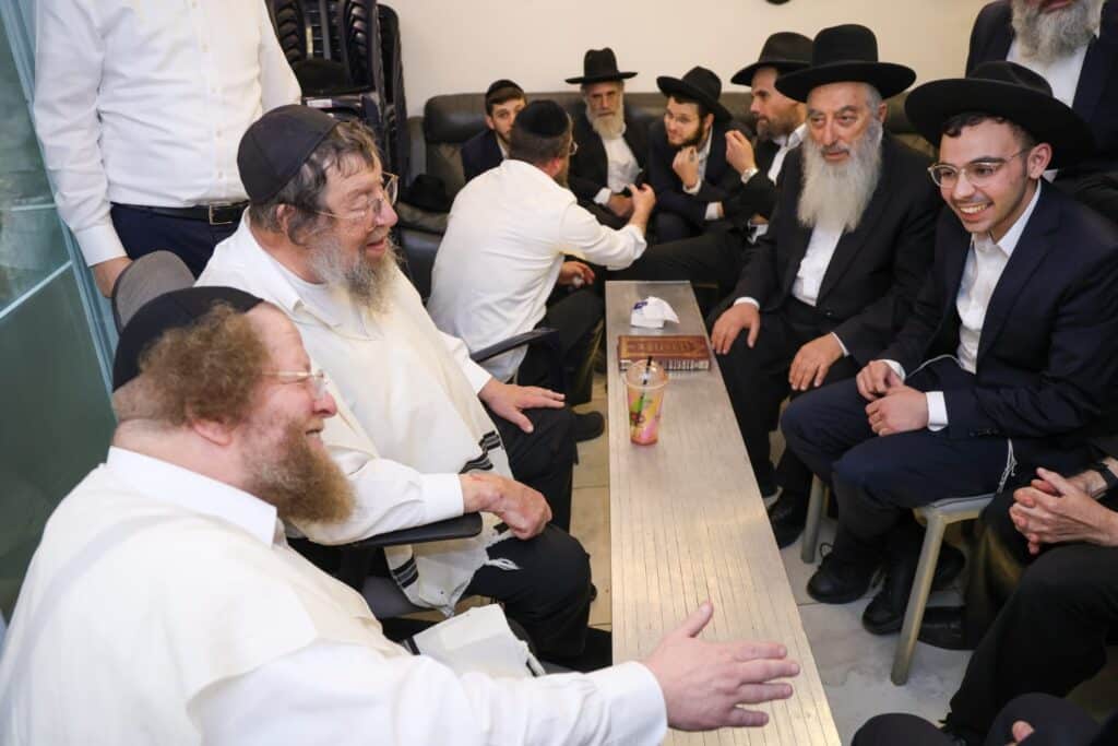 הגרש"ב סורוצקין ישב שבעה על אימו כולם עלו לנחם