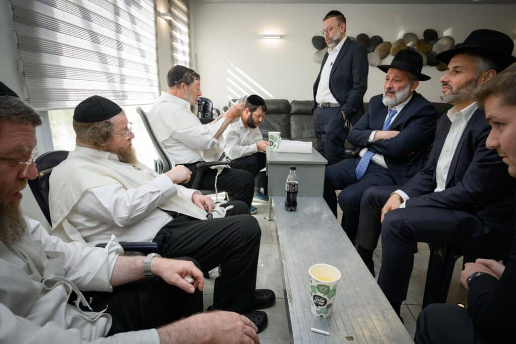 הגרש"ב סורוצקין ישב שבעה על אימו כולם עלו לנחם