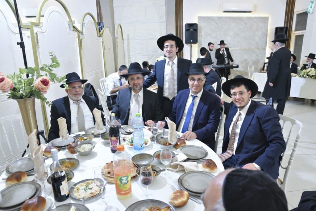 רבנים ואישי ציבור השתתפו בבר מצוה לבנו של הגר"ע צדוק