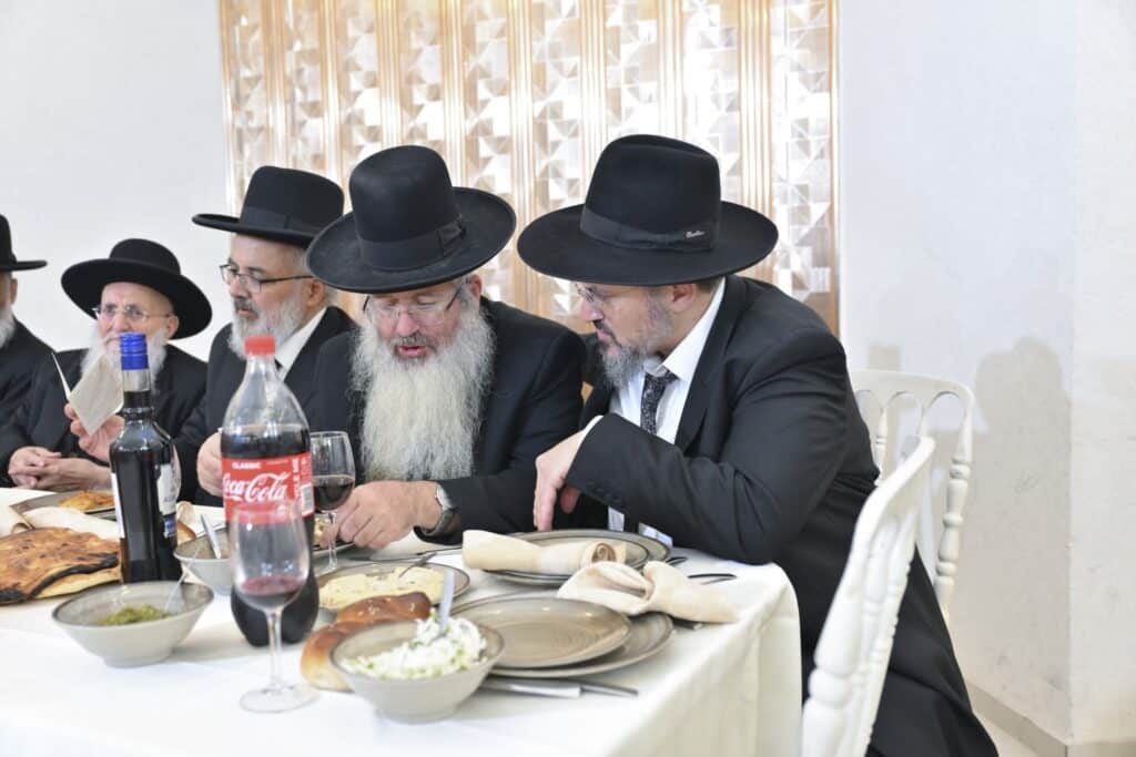 רבנים ואישי ציבור השתתפו בבר מצוה לבנו של הגר"ע צדוק