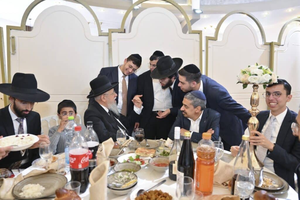 רבנים ואישי ציבור השתתפו בבר מצוה לבנו של הגר"ע צדוק