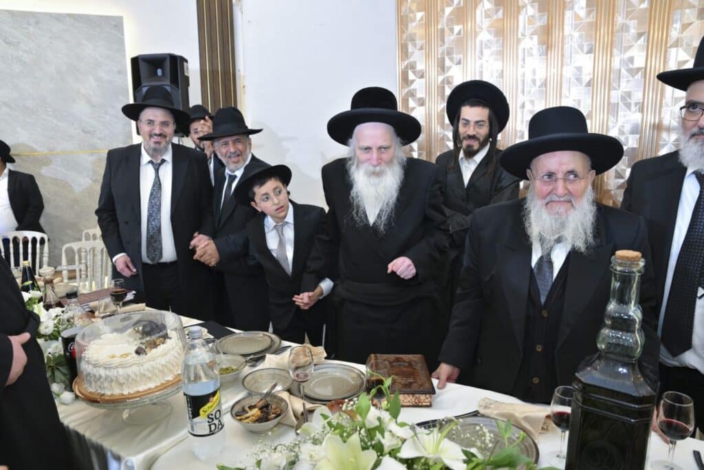 רבנים ואישי ציבור השתתפו בבר מצוה לבנו של הגר"ע צדוק