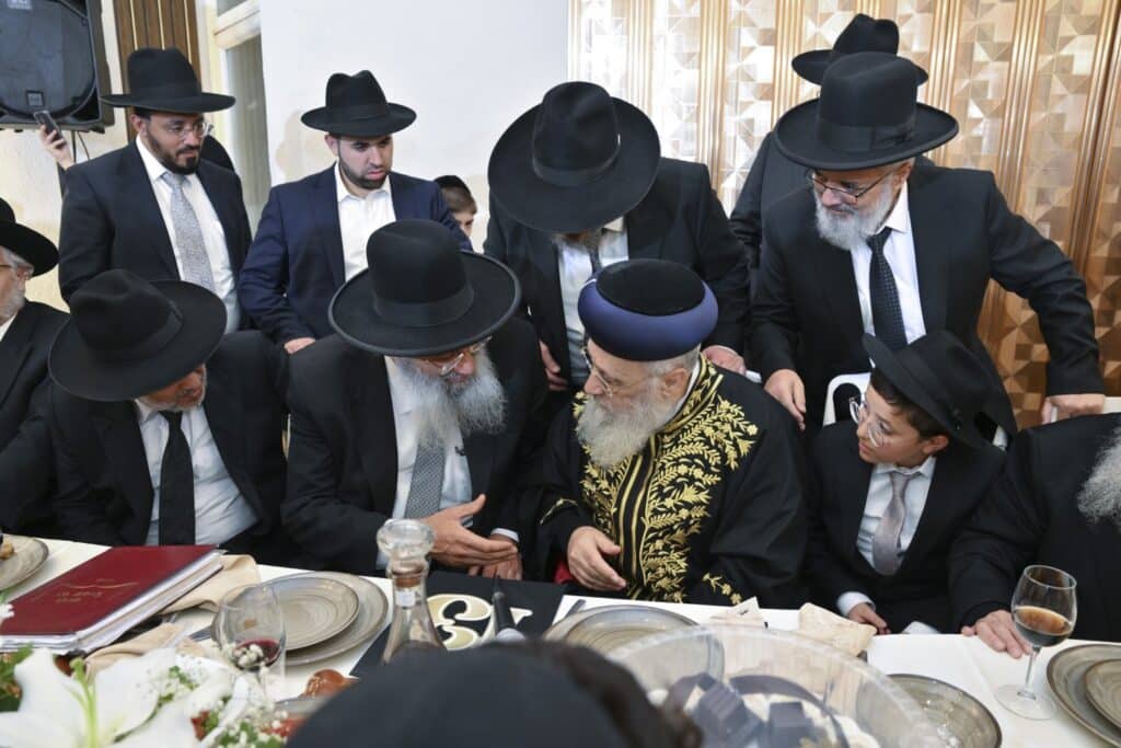 רבנים ואישי ציבור השתתפו בבר מצוה לבנו של הגר"ע צדוק