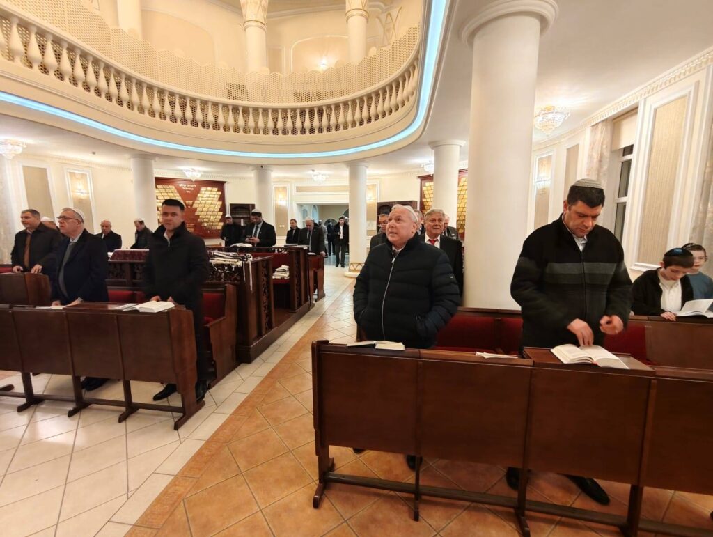 השר אמסלם במדינה המוסלמית: הסכמים וביקור בחב"ד השר אמסלם במדינה המוסלמית: הסכמים וביקור בחב"ד