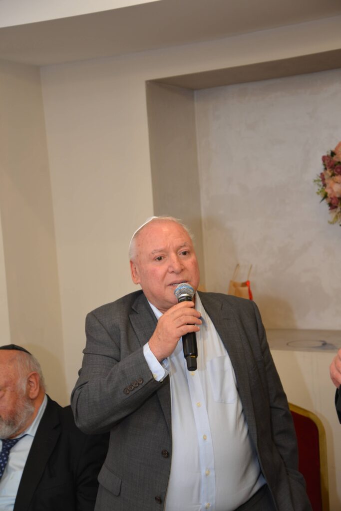 השר אמסלם במדינה המוסלמית: הסכמים וביקור בחב"ד השר אמסלם במדינה המוסלמית: הסכמים וביקור בחב"ד