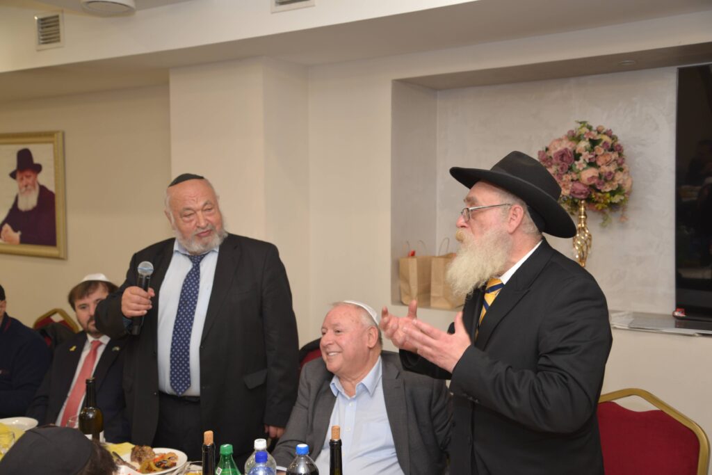 השר אמסלם במדינה המוסלמית: הסכמים וביקור בחב"ד השר אמסלם במדינה המוסלמית: הסכמים וביקור בחב"ד