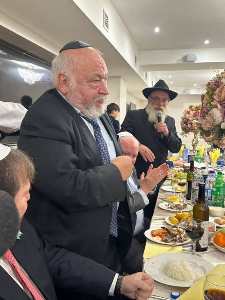 השר אמסלם במדינה המוסלמית: הסכמים וביקור בחב"ד השר אמסלם במדינה המוסלמית: הסכמים וביקור בחב"ד