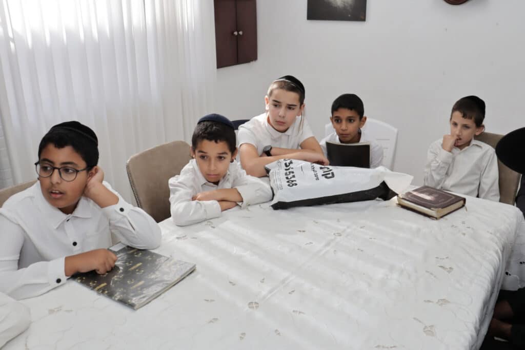 התלמידים מאחיסמך עלו להבחן אצל חבר המועצת הגר”א סלים