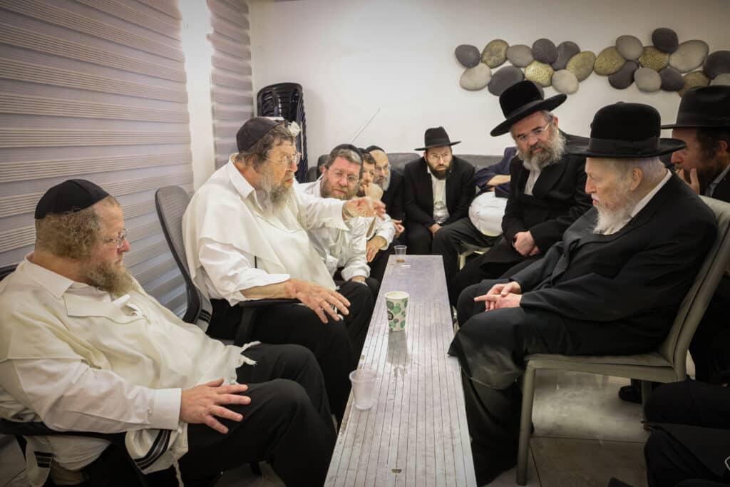 הגרש"ב סורוצקין ישב שבעה על אימו כולם עלו לנחם