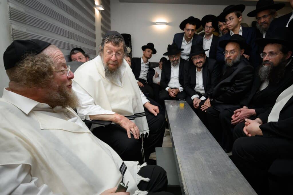 הגרש"ב סורוצקין ישב שבעה על אימו כולם עלו לנחם