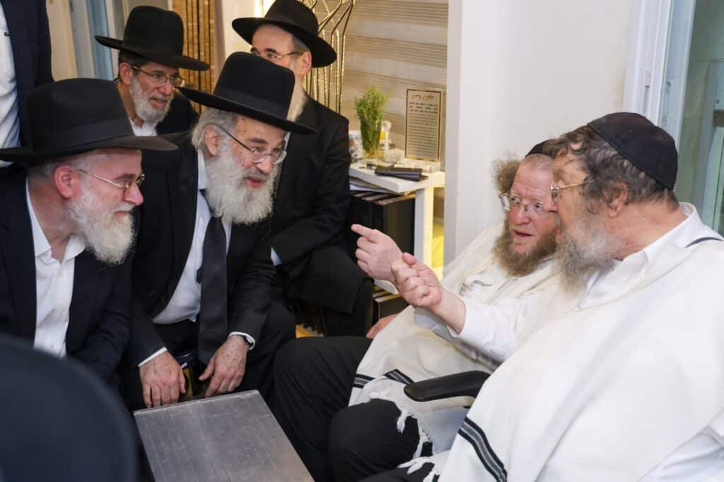 הגרש"ב סורוצקין ישב שבעה על אימו כולם עלו לנחם