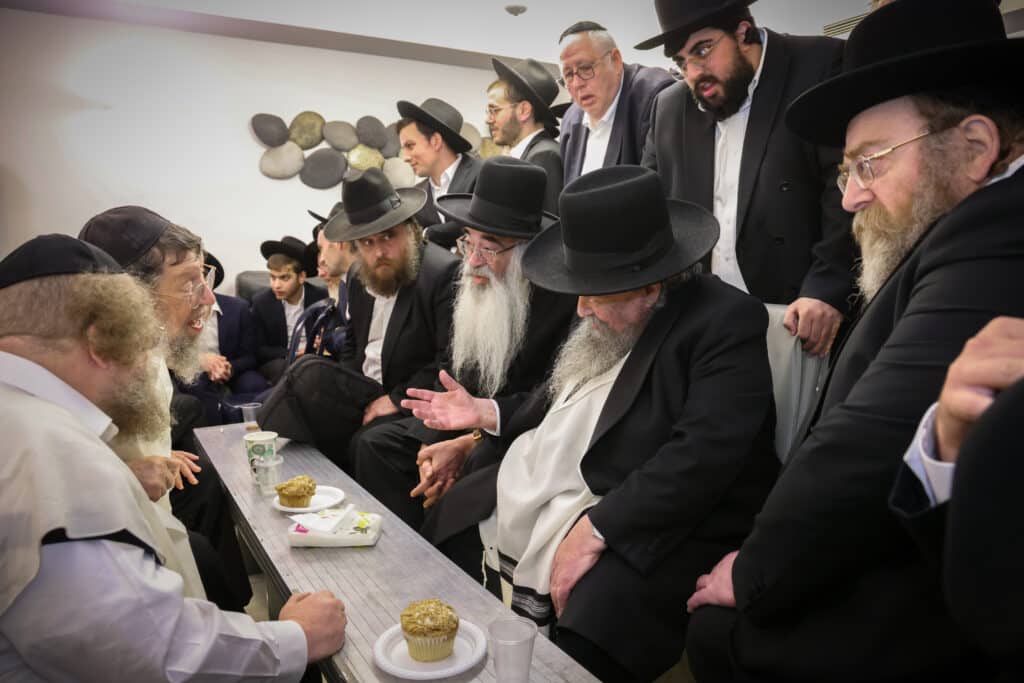 הגרש"ב סורוצקין ישב שבעה על אימו כולם עלו לנחם