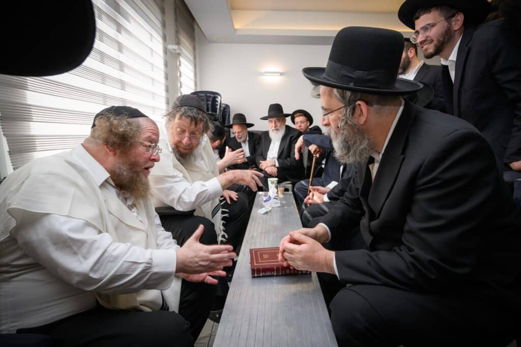 הגרש"ב סורוצקין ישב שבעה על אימו כולם עלו לנחם