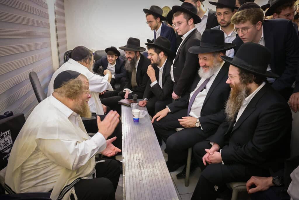 הגרש"ב סורוצקין ישב שבעה על אימו כולם עלו לנחם