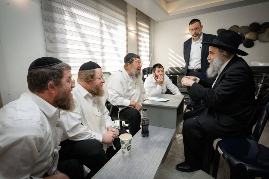 הגרש"ב סורוצקין ישב שבעה על אימו כולם עלו לנחם