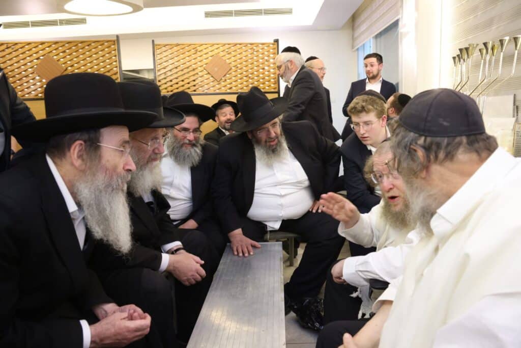 הגרש"ב סורוצקין ישב שבעה על אימו כולם עלו לנחם