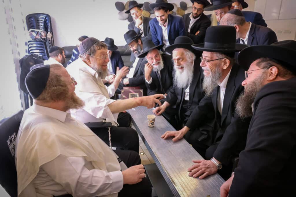 הגרש"ב סורוצקין ישב שבעה על אימו כולם עלו לנחם