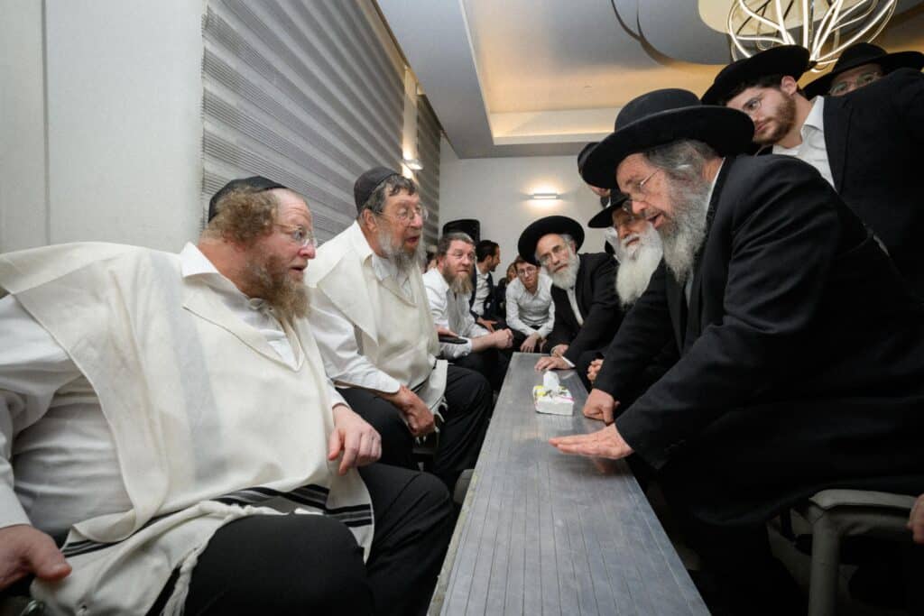 הגרש"ב סורוצקין ישב שבעה על אימו כולם עלו לנחם