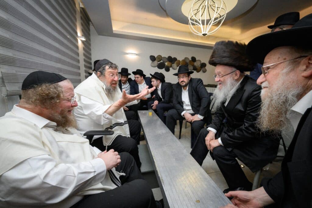 הגרש"ב סורוצקין ישב שבעה על אימו כולם עלו לנחם