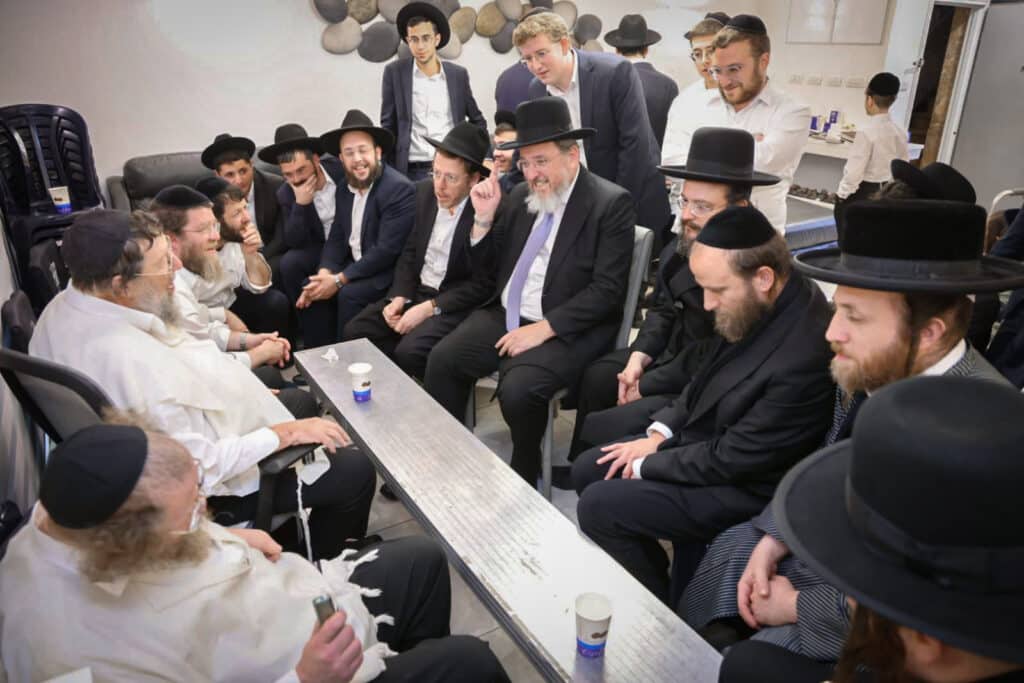 הגרש"ב סורוצקין ישב שבעה על אימו כולם עלו לנחם