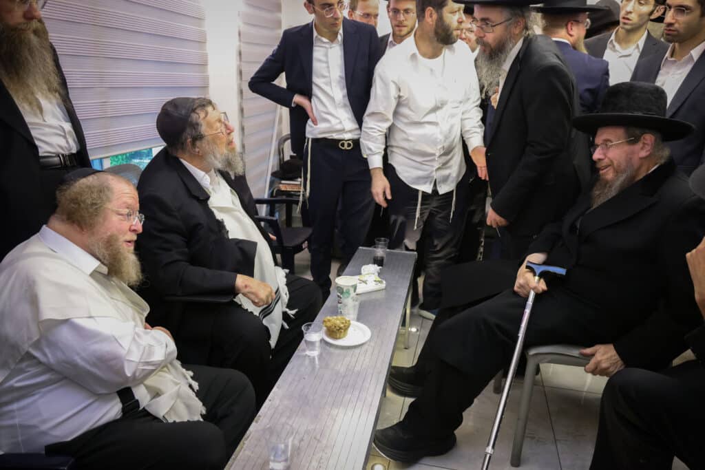 הגרש"ב סורוצקין ישב שבעה על אימו כולם עלו לנחם