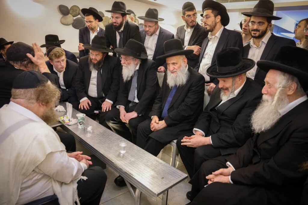 הגרש"ב סורוצקין ישב שבעה על אימו כולם עלו לנחם