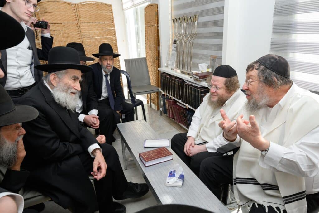 הגרש"ב סורוצקין ישב שבעה על אימו כולם עלו לנחם