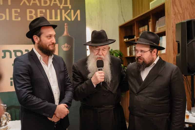 בכפר היוקרתי בפרברי רוסיה הכניסו ספר תורה במעמד חגיגי