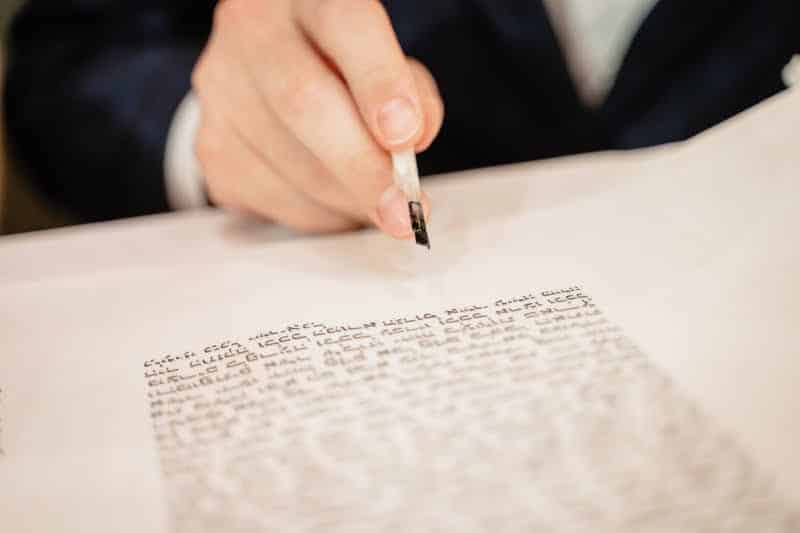 בכפר היוקרתי בפרברי רוסיה הכניסו ספר תורה במעמד חגיגי