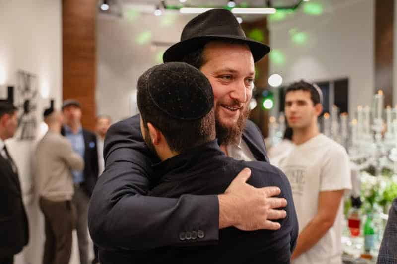 בכפר היוקרתי בפרברי רוסיה הכניסו ספר תורה במעמד חגיגי