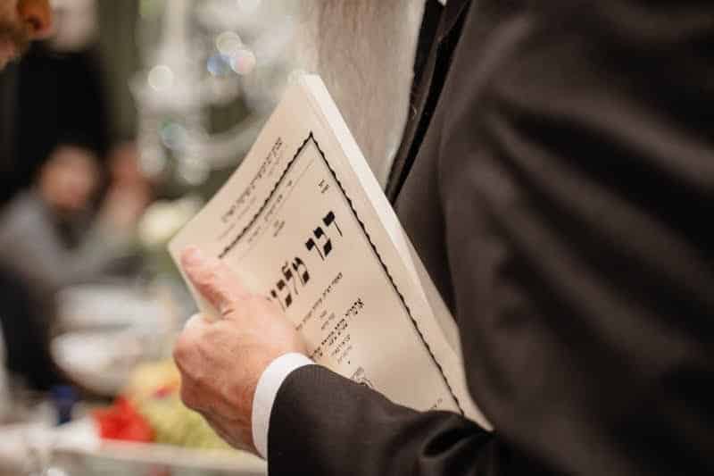 בכפר היוקרתי בפרברי רוסיה הכניסו ספר תורה במעמד חגיגי