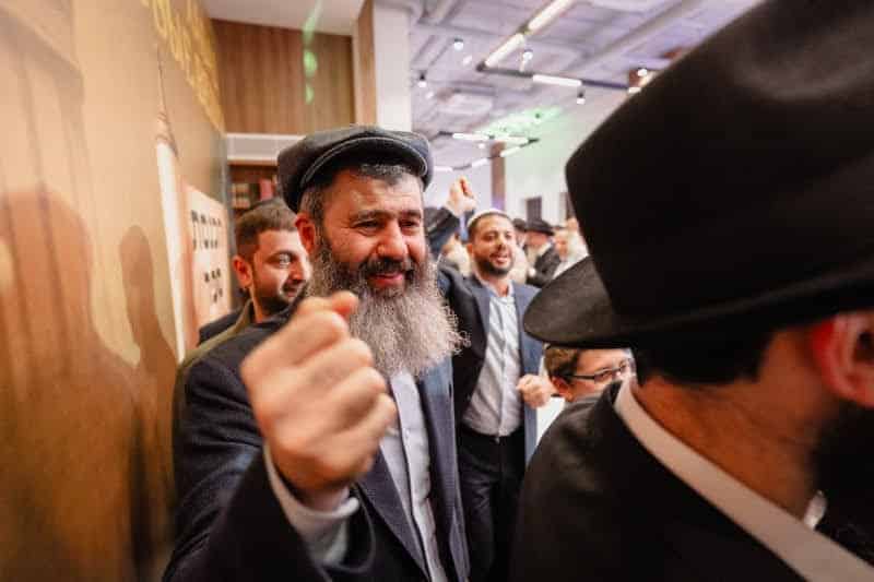 בכפר היוקרתי בפרברי רוסיה הכניסו ספר תורה במעמד חגיגי