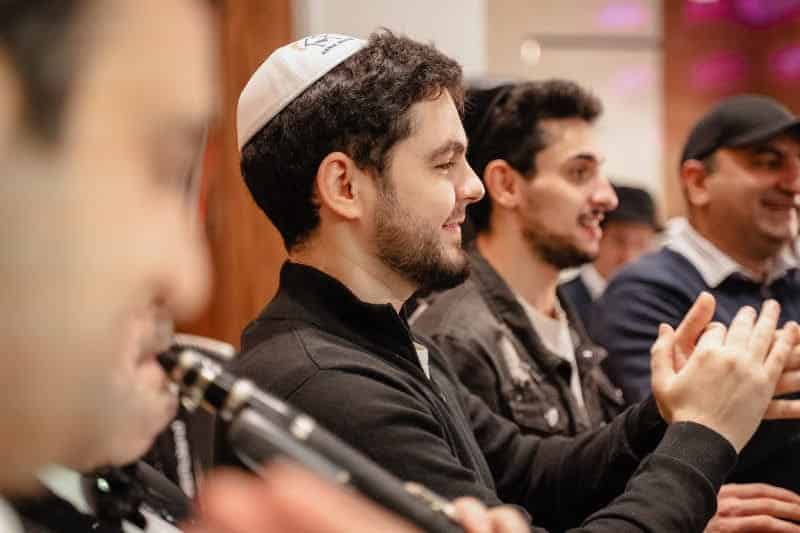 בכפר היוקרתי בפרברי רוסיה הכניסו ספר תורה במעמד חגיגי