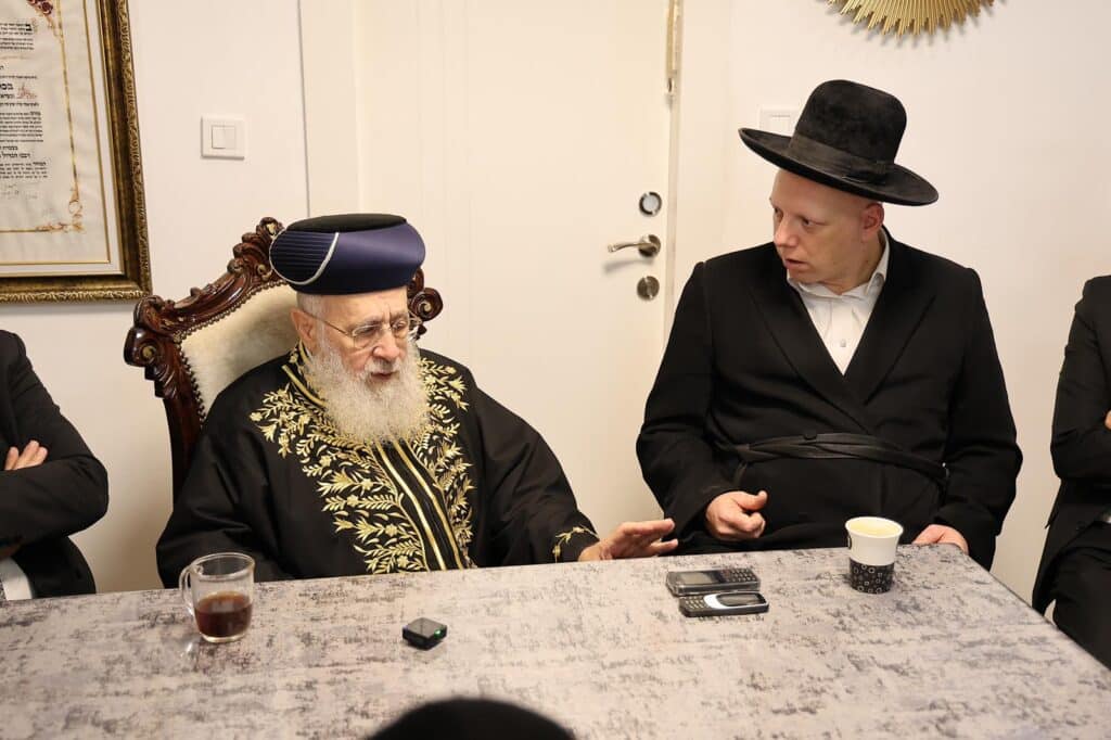 גלריה: אברכי כולל פתח הדביר במעונו של הראשון לציון