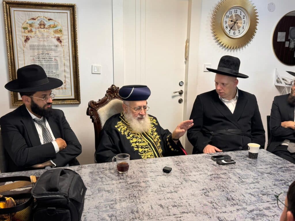 גלריה: אברכי כולל פתח הדביר במעונו של הראשון לציון