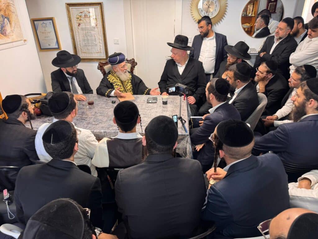 גלריה: אברכי כולל פתח הדביר במעונו של הראשון לציון