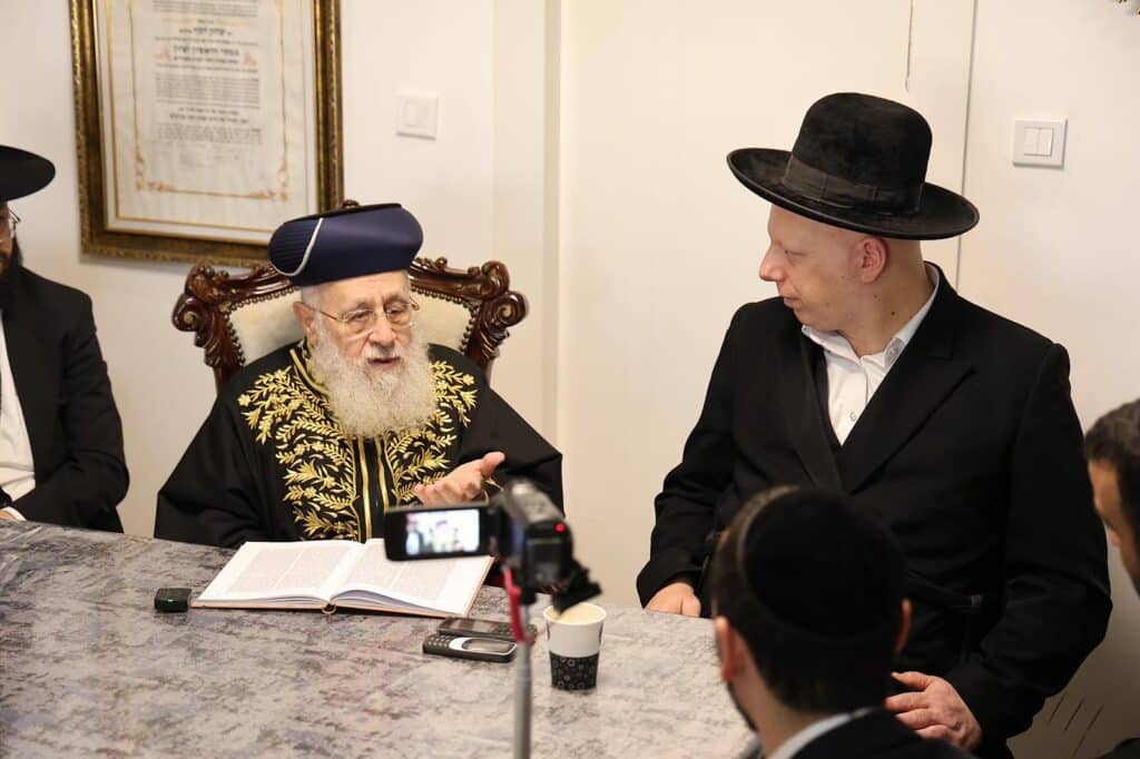 גלריה: אברכי כולל פתח הדביר במעונו של הראשון לציון