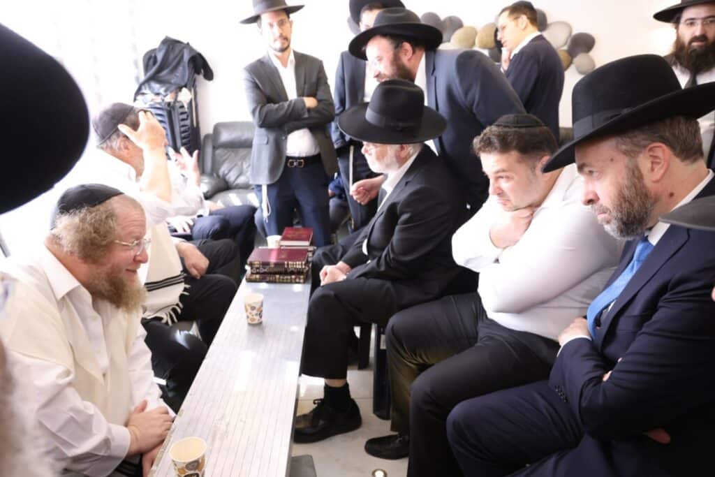 הגרש"ב סורוצקין ישב שבעה על אימו כולם עלו לנחם