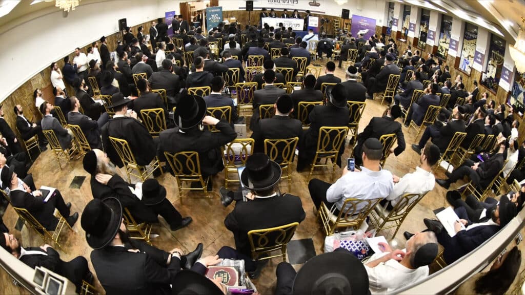 גדולי הדיינים שליט"א ומאה אלף יחידות דיור על במה אחת