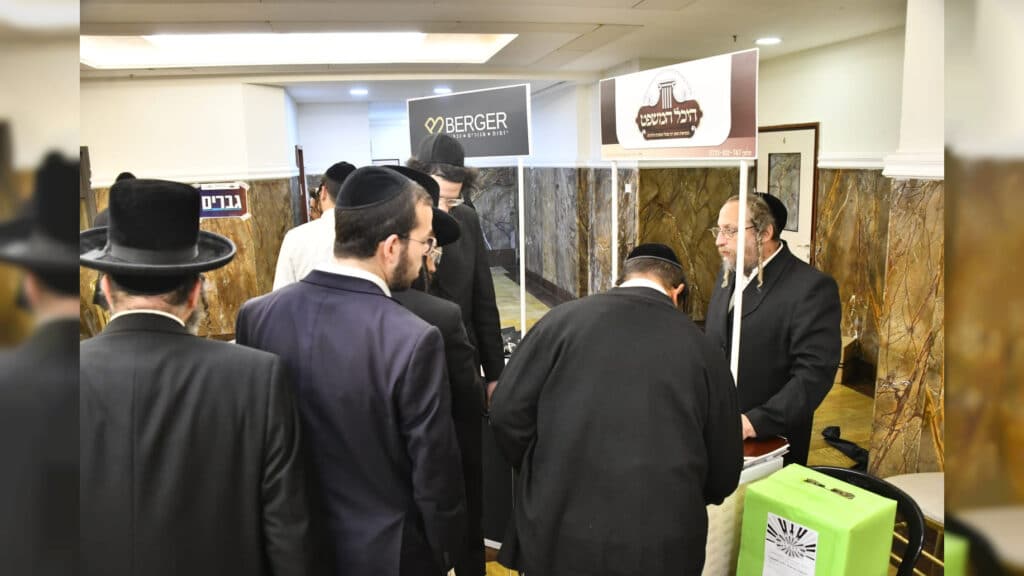 גדולי הדיינים שליט"א ומאה אלף יחידות דיור על במה אחת