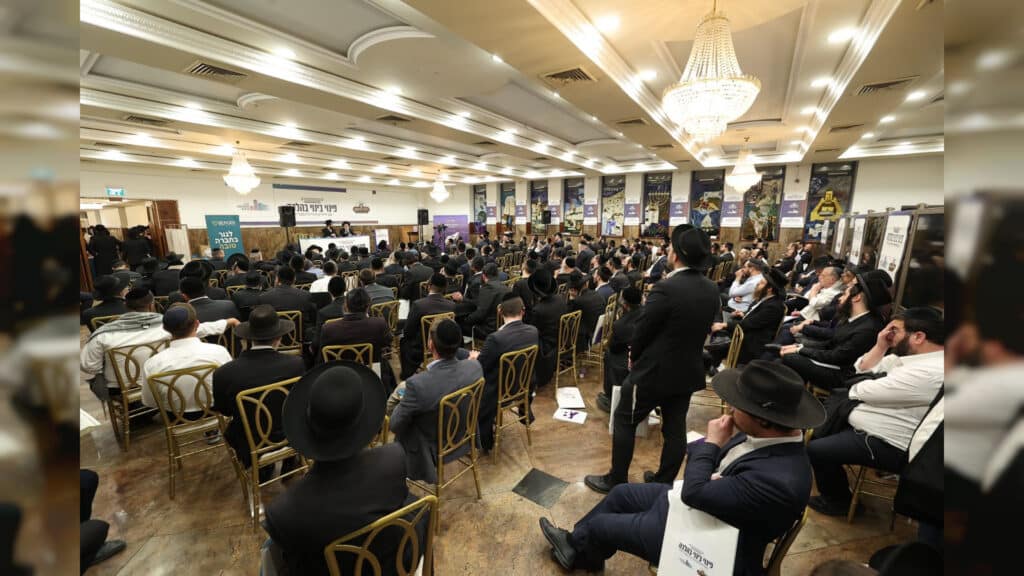 גדולי הדיינים שליט"א ומאה אלף יחידות דיור על במה אחת