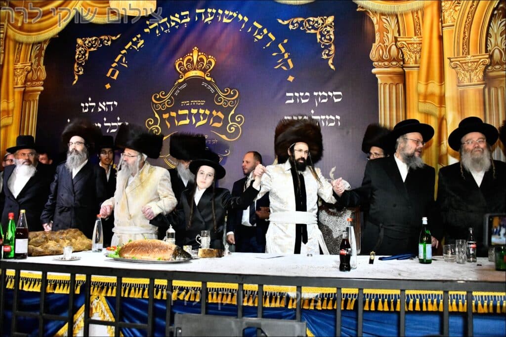 גלריה: שמחת בית מעז'יבוז' - בר המצווה לבנו של האדמו״ר