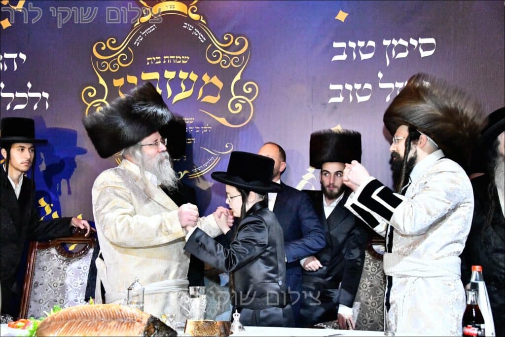 גלריה: שמחת בית מעז'יבוז' - בר המצווה לבנו של האדמו״ר