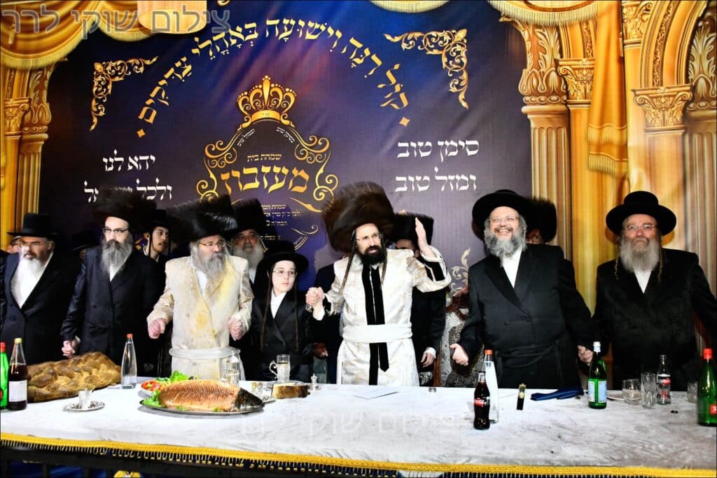 גלריה: שמחת בית מעז'יבוז' - בר המצווה לבנו של האדמו״ר