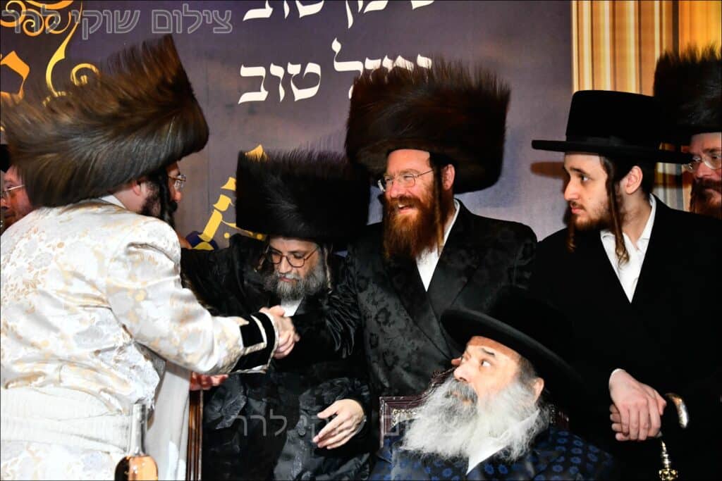 גלריה: שמחת בית מעז'יבוז' - בר המצווה לבנו של האדמו״ר