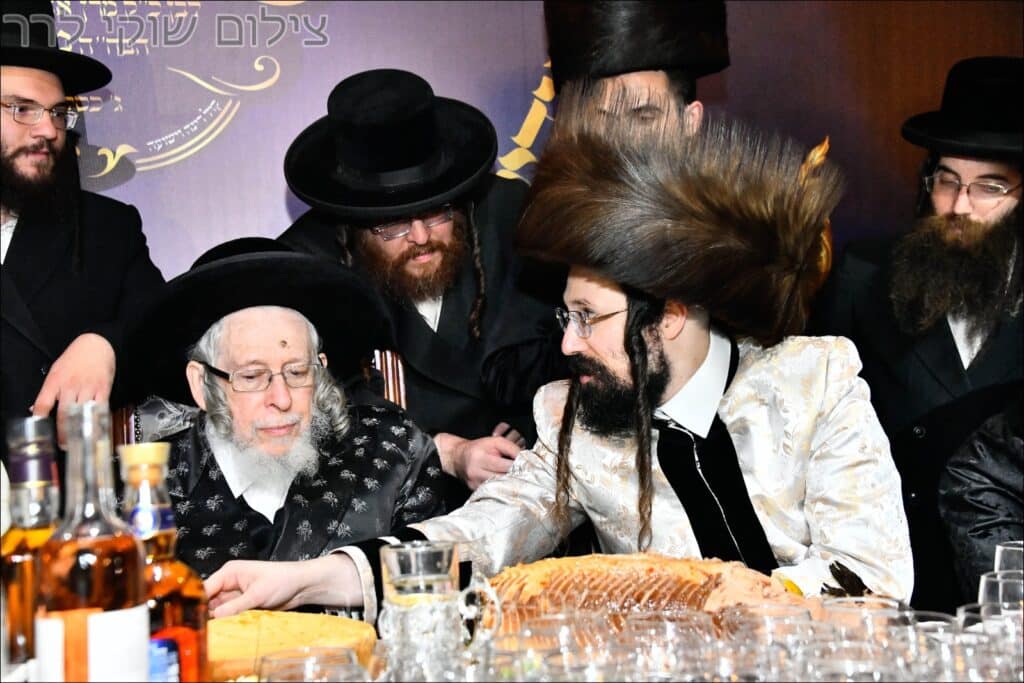 גלריה: שמחת בית מעז'יבוז' - בר המצווה לבנו של האדמו״ר