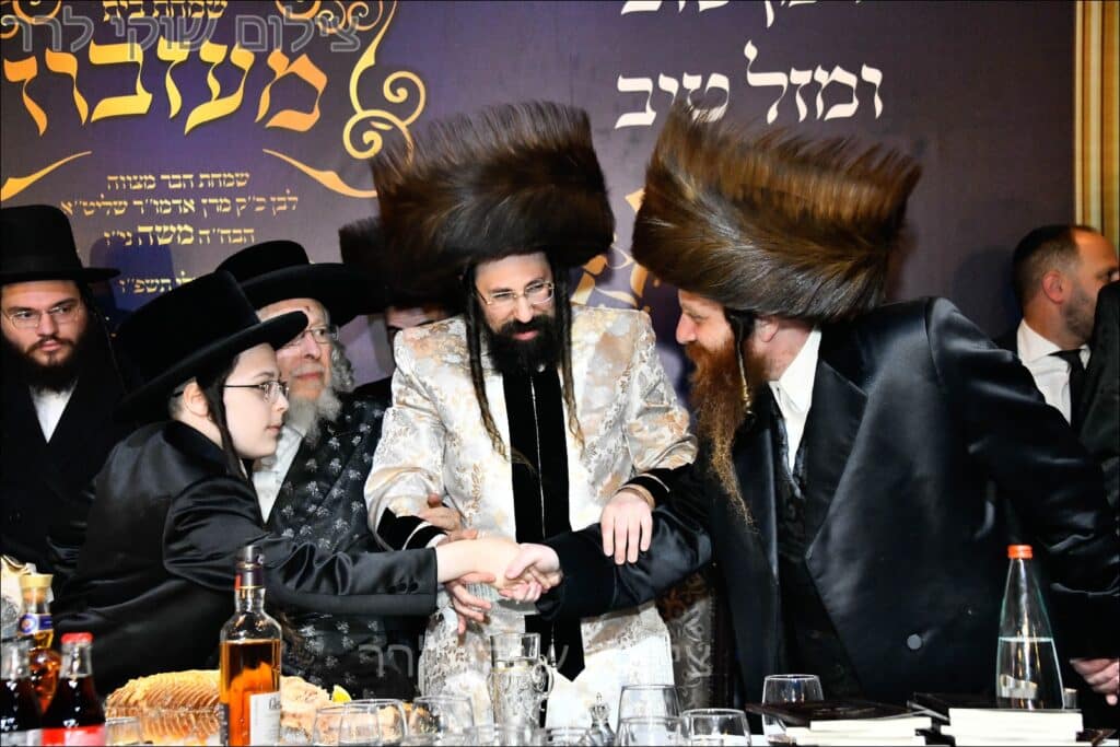 גלריה: שמחת בית מעז'יבוז' - בר המצווה לבנו של האדמו״ר