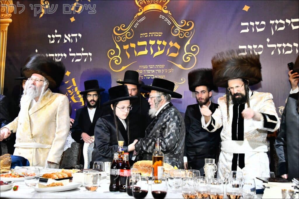 גלריה: שמחת בית מעז'יבוז' - בר המצווה לבנו של האדמו״ר