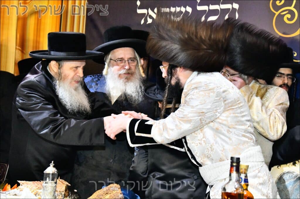 גלריה: שמחת בית מעז'יבוז' - בר המצווה לבנו של האדמו״ר